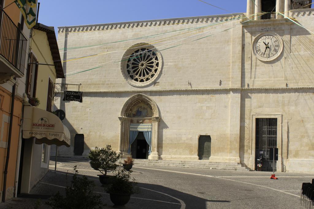 La Locanda Di Gino Sulmona Exterior foto